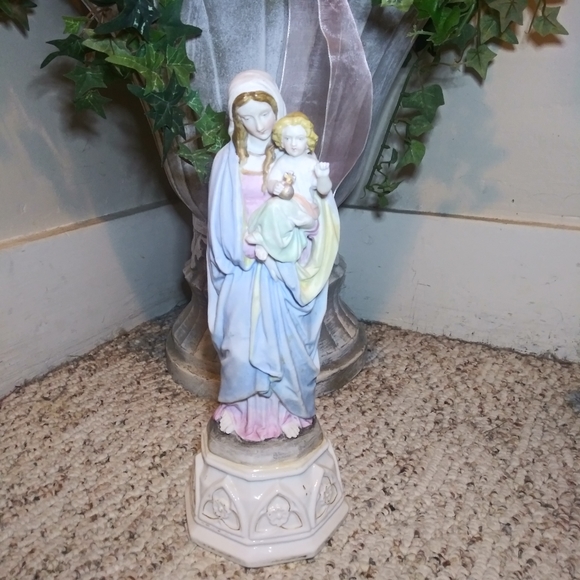 VGUC Vtge Mother Mary Holding Jesus Bisque Statue